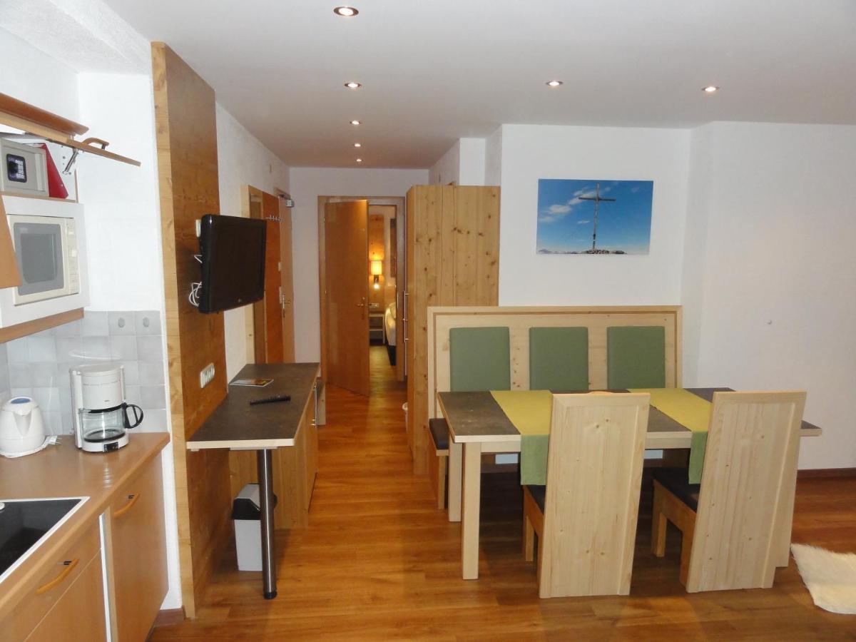 Haus Raetia Daire Serfaus Oda fotoğraf